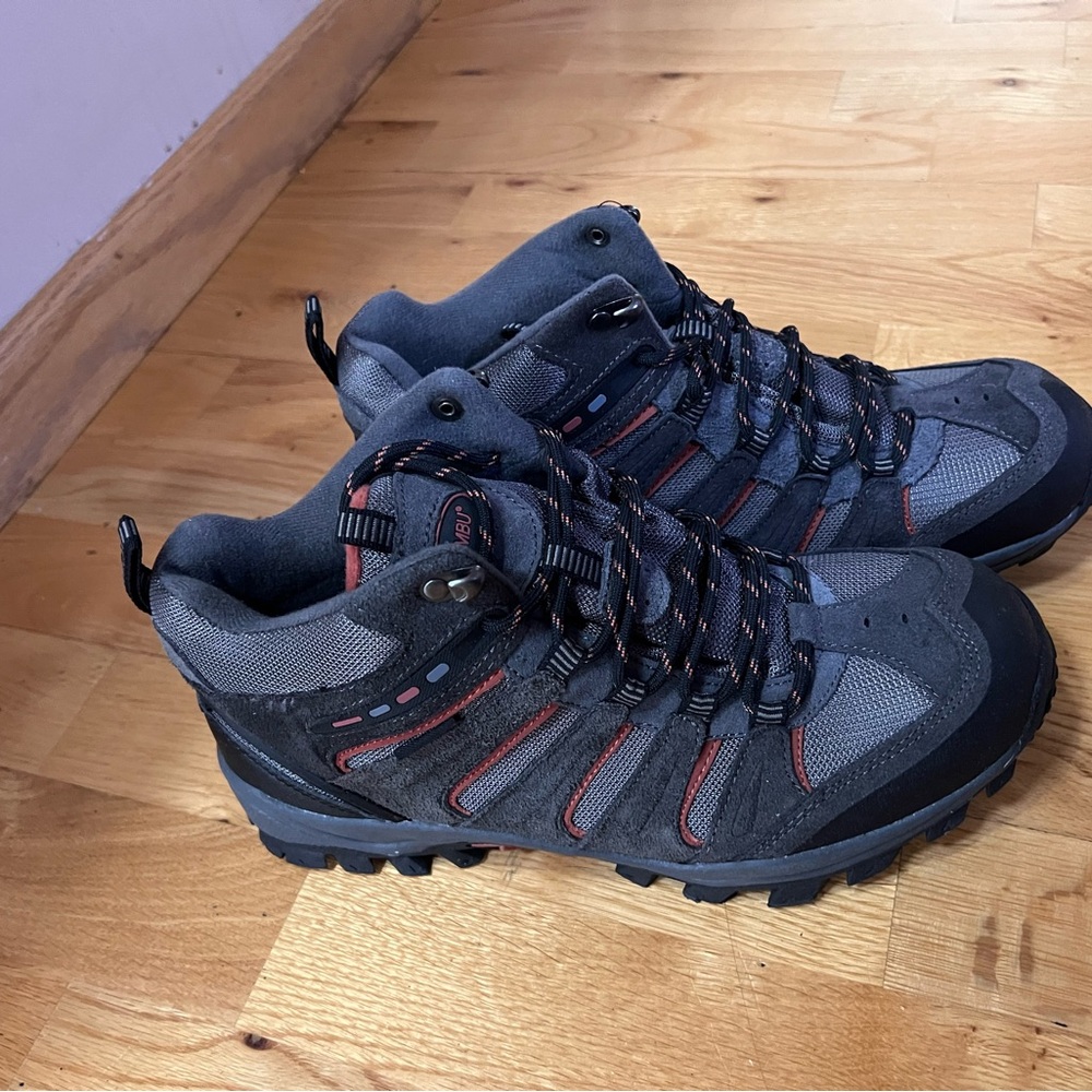 Khombu Black and Gray Men’s boots